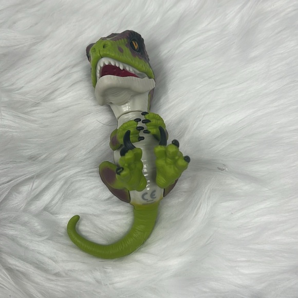 Untamed Raptor 5.54 “H Dinosaur Figured Stealth Green Tested/Works - Picture 5 of 8